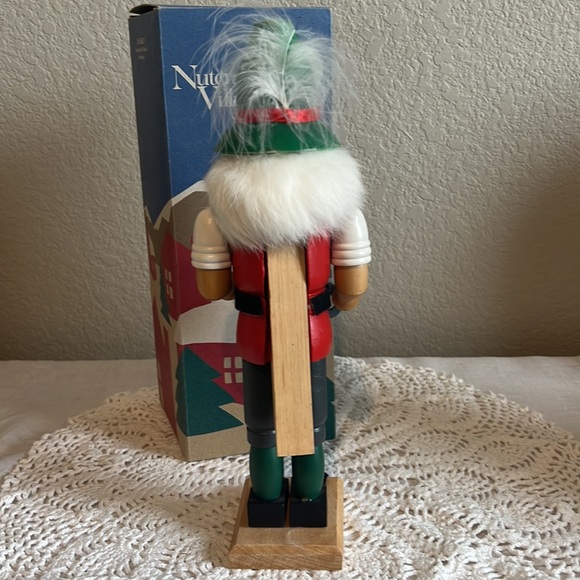 Nutcracker Village Vintage Bavarian Handcrafted Wooden Nutcracker With Box - Picture 9 of 16